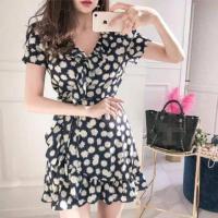 ราคา เดรสลายดอกเดซี่ Dress korea ทรงป้ายหน้า ผูกเอว (1208780086)