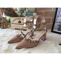 ราคา รองเท้าสไตล์ Style Valentino ส้นหนา คาดเฉียง (376554774)