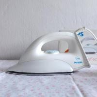 ราคา เตารีด PHILIPS สีขาว รุ่น GC-135 (มือสอง ไม่ผ่านการใช้งาน) (22154359282)