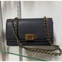 ราคา กระเป๋าสะพาย CHARLES & KEITH สีดำสภาพดีมาก (20886202732)