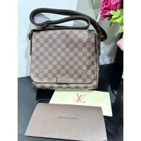 ราคา USED LV District Pm Damier ปี2015 (43555011406)