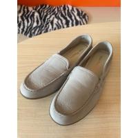 ราคา ส่งต่อ รองเท้าหนังโลฟเฟอร์ สีเทา ผู้หญิง Hush Puppies เบอร์ 36.5 มือสอง ของแท้ สภาพใหม่มากค่ะ (21596030347)