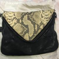 ราคา Used boyy slash bag พร้อมถุงผ้า (1215299849)