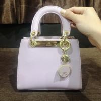ราคา กระเป๋า LYN สีม่วง มือสอง สภาพดี 95% (1573869861)