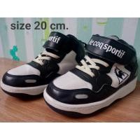 ราคา รองเท้าเด็กงานแบรนด์มือสองของแท้ Le Coq Sportif (เลอ ก็อค สปอร์ตีฟ) หุ้มข้อ 20 cm. (27520379611)