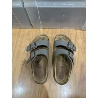 ราคา รองเท้า Birkenstock ของแท้ มือสอง size 39 รุ่น Arizona (สี stone) (29774652634)