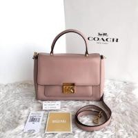 ราคา (พร้อมส่งฟรี) มือสอง Michael Kors Mindy Medium Top Handle Satchel #35H8ATZS8L โลโก้ Mk ทองสวยหรู สายยาวปรับได้ ถอดได้ (6979426512)