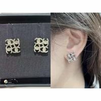ราคา ของแท้ CHANEL ต่างหูสตั๊ดเงิน 24B 4 ชิ้นโลโก้ CC Splice Square Earrings (52308263440)
