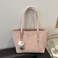 ราคา กระเป๋าสะพายและกระเป๋าถือผู้หญิงหนังกํามะหยี่แถมฟรีที่แขวนปอมๆ เค608 (46606152079)