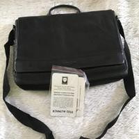 ราคา กระเป๋าทำงานผู้ชาย สะพายข้าง ใส่เอกสาร ยี่ห้อ Kenneth Cole ของแท้ ของใหม่ (1826623933)