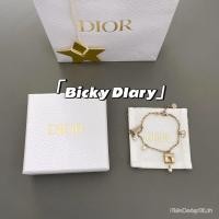 ราคา สร้อยข้อมือ D-Paris Tower ประดับมุก Swarovski (55258640118)