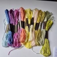 ราคา ต่างหูโครเชต์ดอกไม้คละสีแต่งลูกปัด จำนวน 50 คู่ (43872976113)