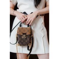 ราคา Louis Vuitton กล่อง LV Lcamera สำหรับโทรศัพท์มือถือ กับกระเป๋าสุภาพสตรี พกพาได้ ห้อยไหล่หรือเป็นMessenger Bag (50659473814)