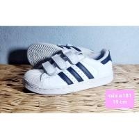 ราคา ❌️หมด❌️ Adidas ซุปเปอร์สตาร์ สีขาวแถบดำ รองเท้าเด็กมือสอง ผ้าใบเด็ก รหัส ด181 19cm (17225807319)