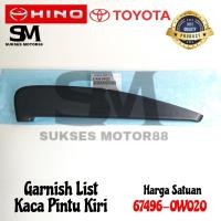 ราคา ( 67495-0W020 / 67496-0W020 ) Garnish List ประตูกระจก Garnish All Types Toyota Dyna Saurus Hino Dutro Original 1 ชุดขวาซ้าย (55059564208)