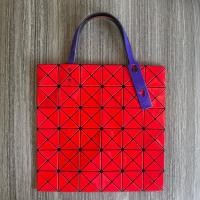 ราคา Used BAO BAO ISSEY MIYAKE LUCENT GLOSS Tote กระเป๋ามือสอง สีแดงทูโทน ขนาด 6x6 (40276722496)