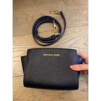 ราคา กระเป๋าหนังแท้ Michael Kors Mini Selma สีดำ มือ2 (22173697742)