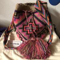 ราคา Wayuu bag กระเป๋าวายู ทรงขนมจีบ size m แท้100% (5938998110)