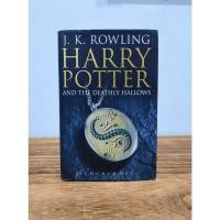 ราคา (หนังสือก่อนรักภาษาอังกฤษ) แฮร์รี่ พอตเตอร์กับเครื่องรางยมทูต โดย เจ.เค แถว (ฉบับผู้ใหญ่) (ปกแข็ง) /ตัวแก้ไข (23243718375)