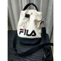 ราคา กระเป๋าสะพายข้าง กระเป๋าทรงขนมจีบ Fila แท้ (25421051617)