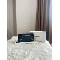 ราคา Authentic Balenciaga wallet (28055345347)