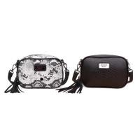 ราคา ส่งฟรี พร้อมส่งสีขาวลายงู Victoria’s secret ของแท้ จากoutlet shop กระเป๋า cross body ใบเล็กน่ารัก (1559918531)