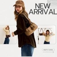 ราคา [New In] KEEP Twin Buckle Shoulder Bag กระเป๋าสะพายข้าง เคลือบOily พิเศษ [มีบริการหลังการขายค่ะ] (43704475751)