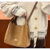 ราคา COACH Frosted Suede กระเป๋าสะพายข้างและถือสำหรับผู้หญิง - ของแท้จากCoach (52559026385)