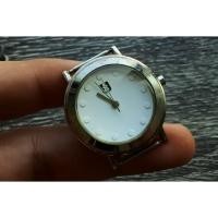 ราคา นาฬิกา Vintage มือสองญี่ปุ่น ระบบ Quartz ผู้ชาย ทรงกลม กรอบเงิน หน้าขาว หน้าปัด 35mm (21304901171)