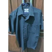 ราคา KEMEJA เสื้อเชิ้ตแขนสั้นผู้ชายสีดํามือสอง (57550576535)