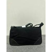 ราคา กระเป๋าถือ Brand Etienne Aigner มือสองสภาพดี (17699695512)