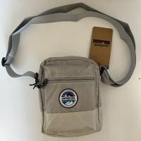 ราคา Patagonia Patagonia กระเป๋าสะพายขนาดเล็กสามารถแนวทแยง Unisex Leisure กระเป๋าโทรศัพท์มือถือกระเป๋าใบเล็กกีฬากลางแจ้ง (51207196171)