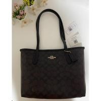 ราคา กระเป๋า Coach Mini City Tote [สีกาแฟ, หูยาว] (26671737394)