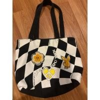 ราคา กระเป๋าสะพายplayboyแท้ (50158107010)