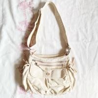 ราคา กระเป๋าญี่ปุ่นมือ2 HusHush ✨สีครีมแต่งลูกไม้ สวยมากก (44800659451)