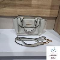 ราคา [ PRELOVED ] กระเป๋าสะพายข้างแฟชั่นสําหรับผู้หญิงสีเทา Urban & Co. (46052970870)