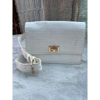 ราคา กระเป๋าคาดเอวหนังสีขาวมือสอง (29474195611)