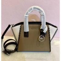ราคา กระเป๋า Michael Kors ของแท้ 100% ของใหม่ รุ่น Avril Small Leather Satchel สี Driftwood (57603796387)