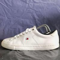 ราคา รองเท้า Tommy Hilfiger มือสองของแท้ Size 41/26 cm. (26089821358)