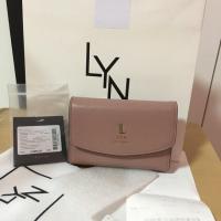 ราคา กระเป๋าสตางค์ Lyn EST.2001 สีชมพูกะปิ ใส่ธนบัตร ใส่เหรียญ สภาพ 80% (1893081175)
