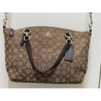 ราคา coach crossbody มือสองแท้% (7083637342)