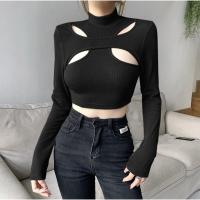 ราคา [G6]พร้อมส่งในไทยเสื้อครอปแขนยาวเว้าอกสีดำ สไตล์สตีทโคฟเวอร์ (25413180682)