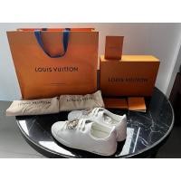 ราคา Louis Vuitton รองเท้าผ้าใบมือ2(ไซร์36)ของเเท้100% (23001971712)