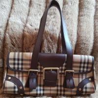 ราคา New burberry handbag (1071673234)