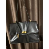 ราคา กระเป๋า CHARLES & KEITH ของแท้ มือ2 (42408358390)