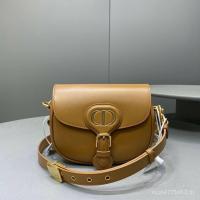 ราคา Dior Blique Bobby Retro Saddle Bag กระเป๋าทรงเก๋ สไตล์เรโทร พกพาสะดวก เหมาะสำหรับใช้งานในทุกๆ วัน (54708293458)