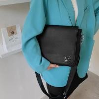ราคา กระเป่าสะพายผู้ชาย หลุยส์ สินค้าแนะนำยอดนิยม ขนาด10นิ้ว สต๊อกพร้อมส่ง (21249777086)