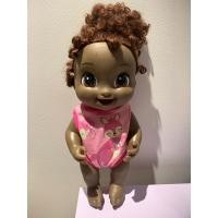 ราคา ตุ๊กตาเบบี้อะไลฟ์ Baby alive มือสองของแท้งานเครื่องติดมีเสียงกระพริบตาได้แถมชุดแท้ (18183882765)