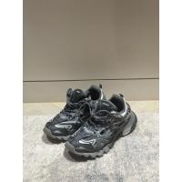 ราคา รองเท้า Balenciaga trackV2 EU43 (47901471197)