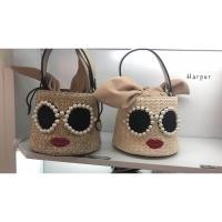 ราคา พร้อมส่ง** Alice and Olivia x A-Jolie Japan กระเป๋างานสานรูปอลิซสุดฮิตจากญี่ปุ่น . (2226468080)